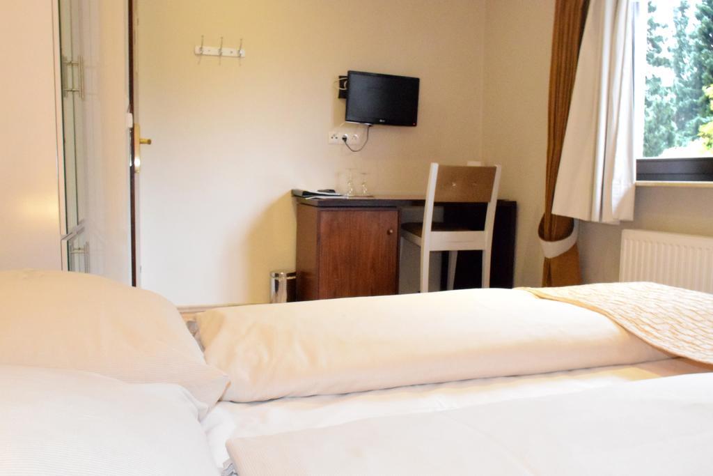 La Petite Perle Hotel Hamburg Room photo
